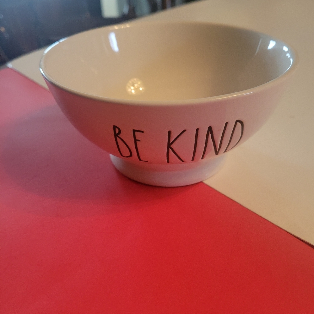 RAE DUNN "BE KIND" BOWL